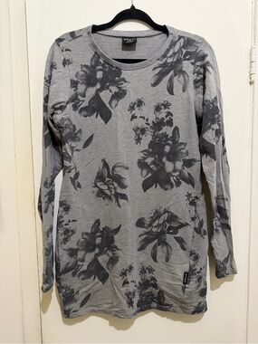 Oraki Gray Floral Long Sleeve Tee